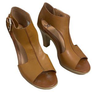 Sofft Dabney Leather Heels in Luggage/Tan, Size 7
